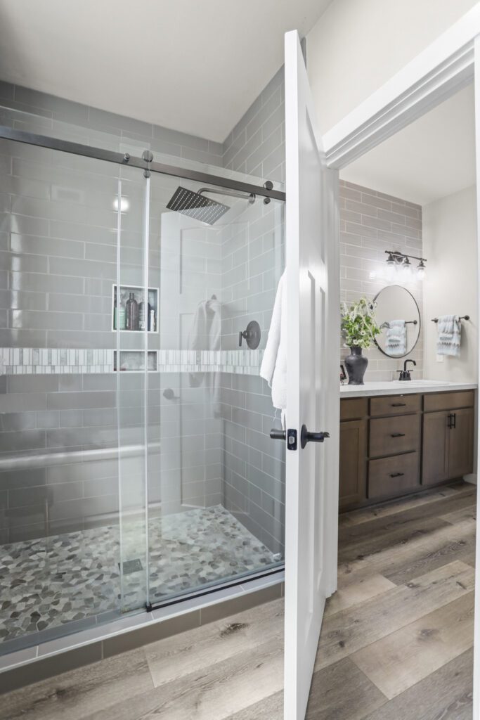 Home Plan 2248 primary bath.