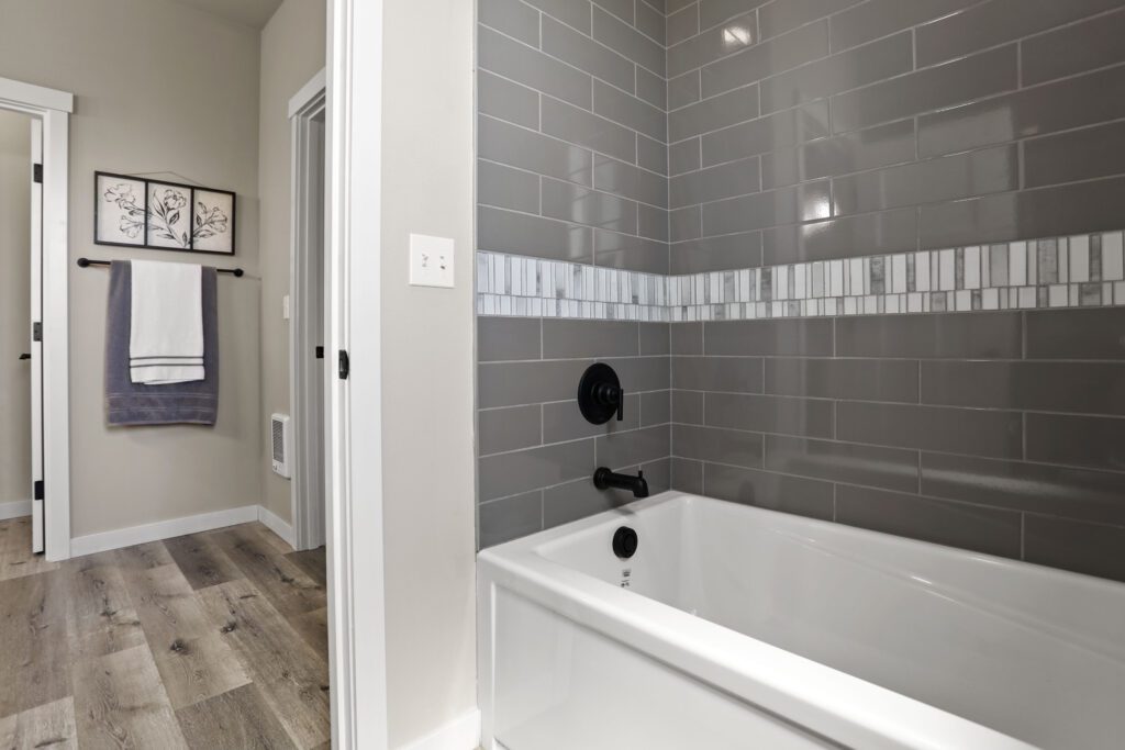 Home Plan 2248 primary bath.