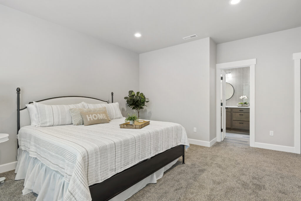 Home Plan 2248 primary suite.