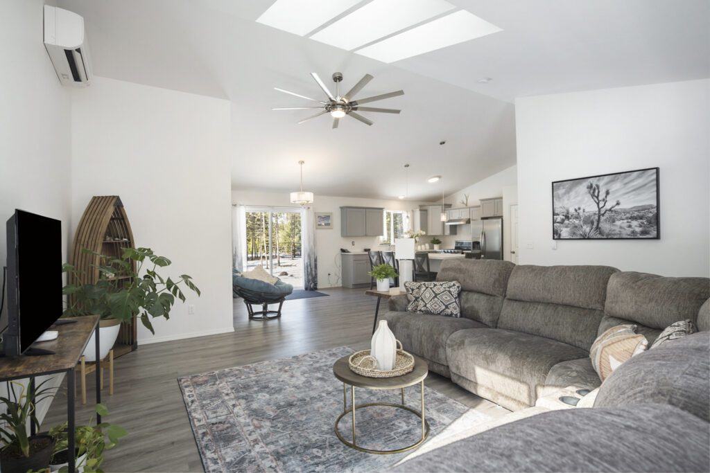 Home Plan 1716 living room.