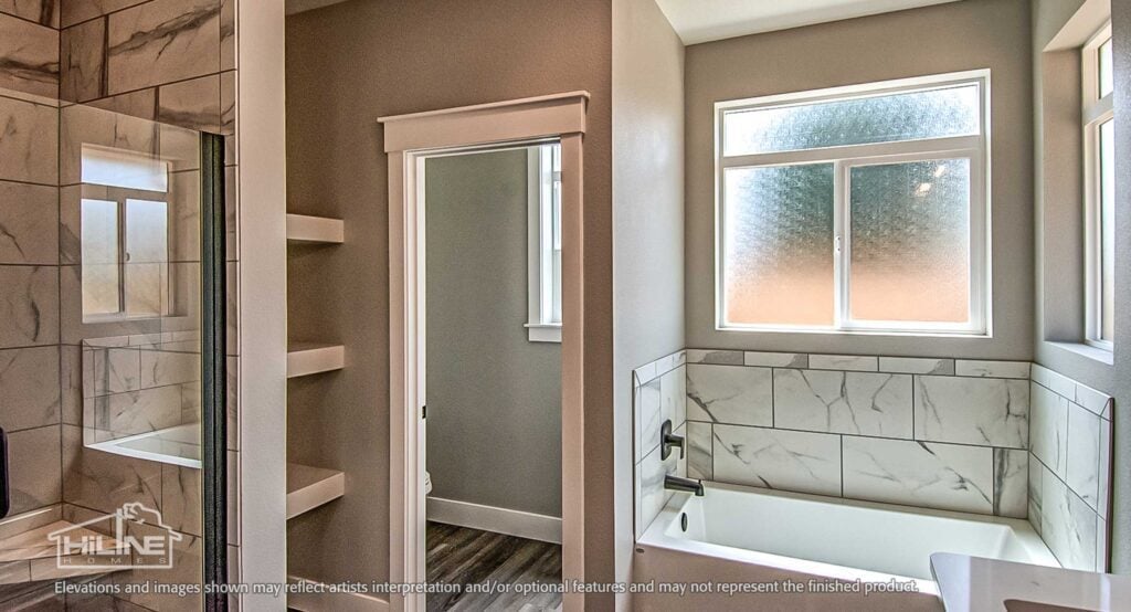 Home Plan 2592 primary bath.