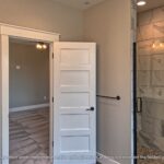Home Plan 2592 primary bath.