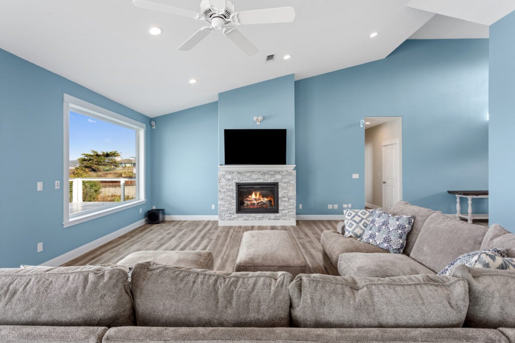 Home Plan 2592 living room.